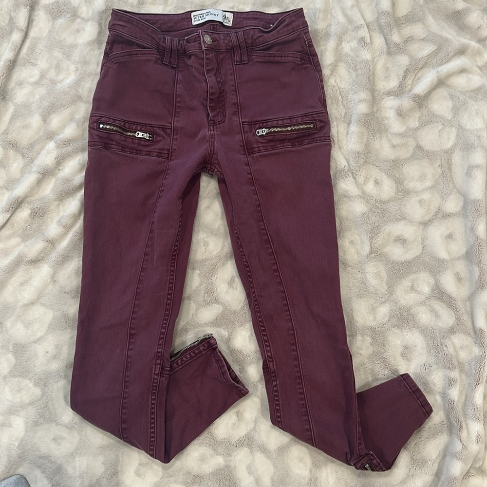 ABERCROMBIE & FITCH Super Skinny High Rise Jeans Pants Size 4 Wine Moto Zipper